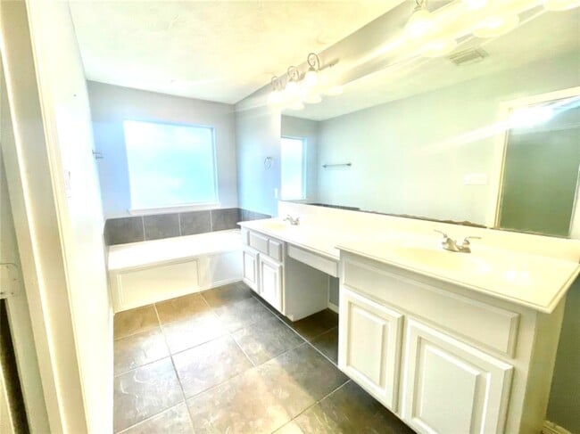 Building Photo - 1622 Cohn St