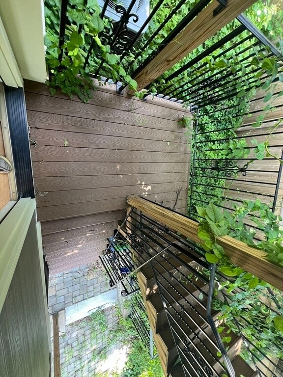 Building Photo - 23 Winslow Rd