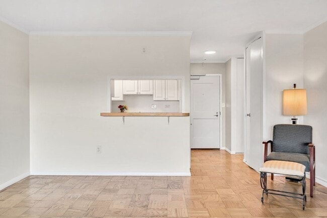 Building Photo - 8 Whittier Pl