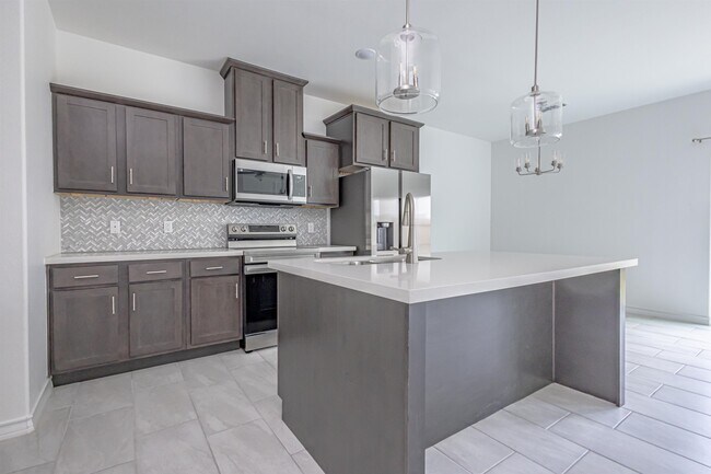 Building Photo - 9912 Kaspar Dr