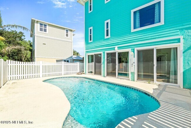 Building Photo - 209 Gull Cir