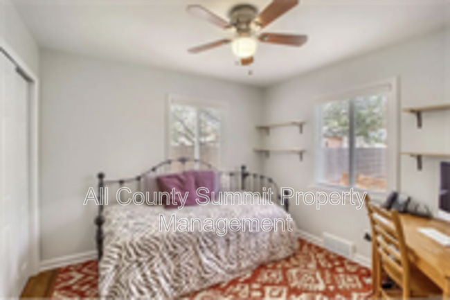 Building Photo - 425 S Harlan St