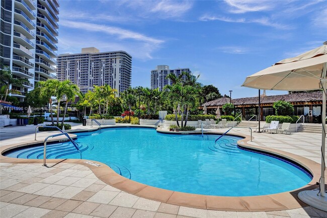 Building Photo - 20281 E Country Club Dr