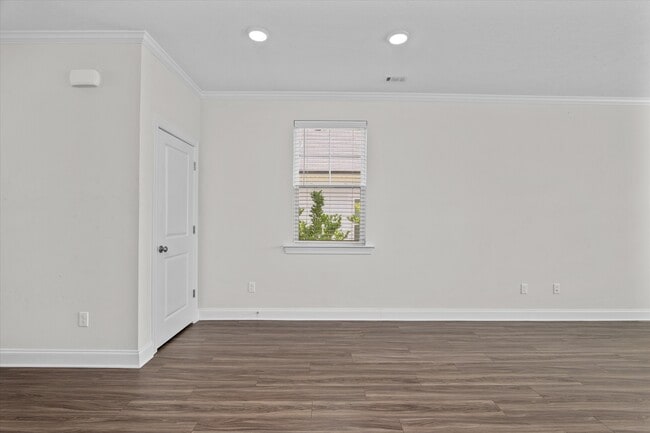 Building Photo - 948 Newburn Dr