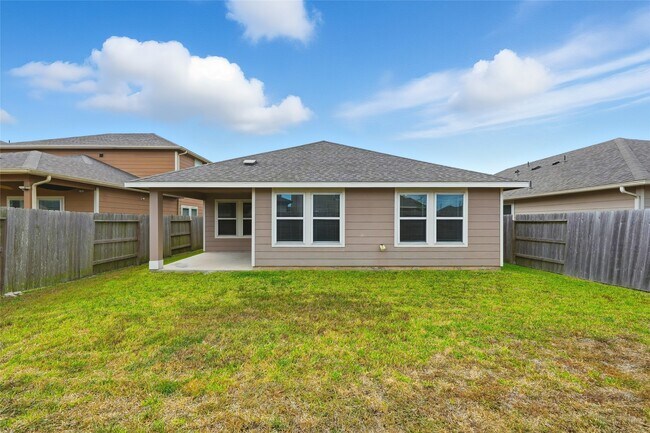 Building Photo - 7035 Toluca Dr