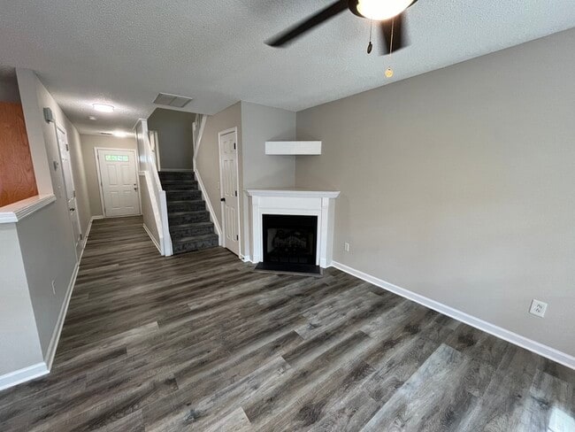 Building Photo - 8216 Christmas Ct