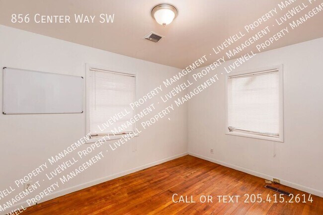 Building Photo - 856 Center Way SW