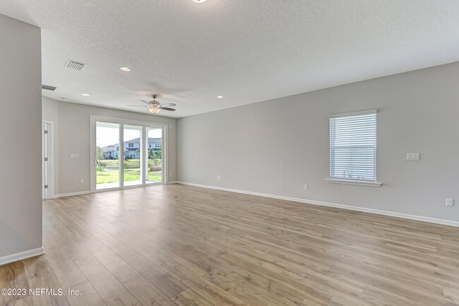 Building Photo - 278 Holly Forest Dr