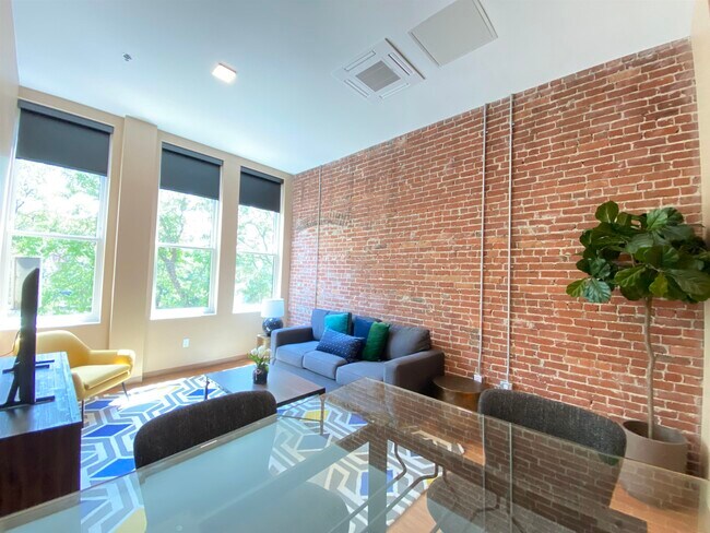 Building Photo - 83 Hanover St