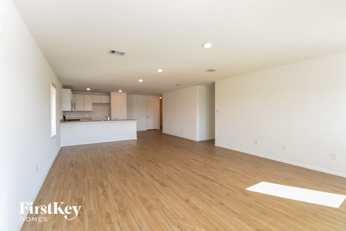 Building Photo - 508 Maple Bnd Ln