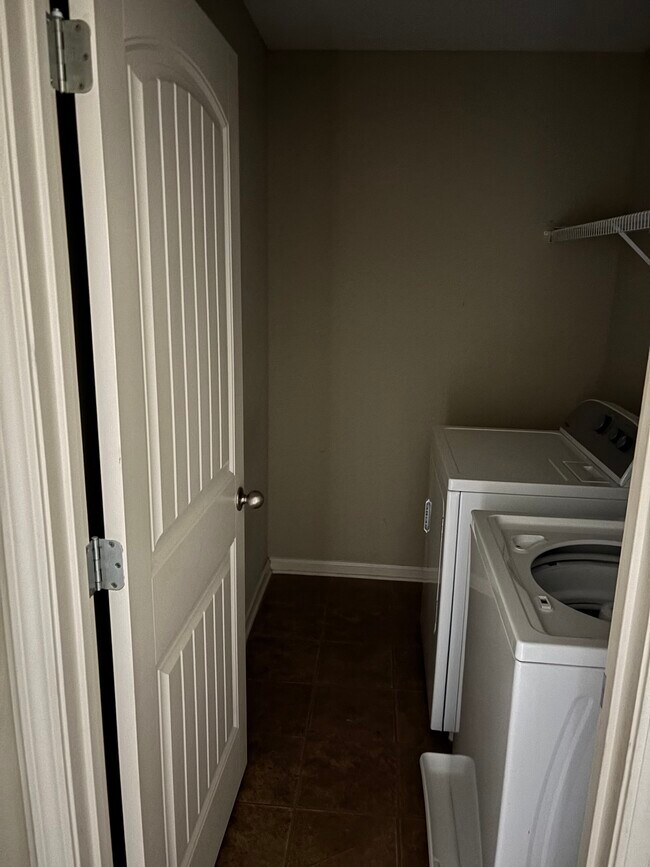 Building Photo - 118 Great Oak Way