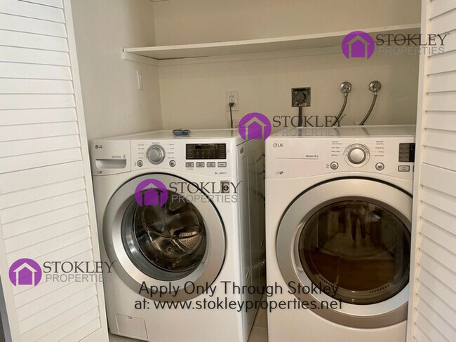 Building Photo - 1887 Pomar Way