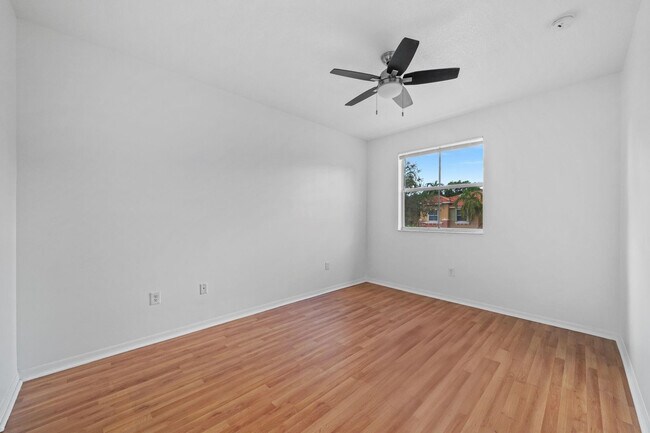 Building Photo - 717 SW 107th Ave