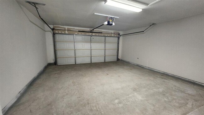 Building Photo - 12805 Sky Harbor Dr