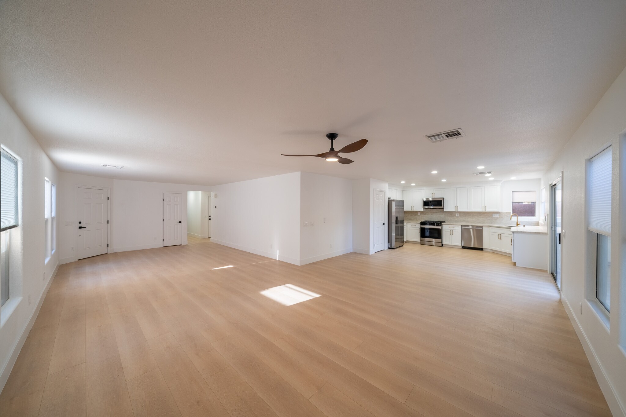 Building Photo - 504 Lacabana Beach Drive