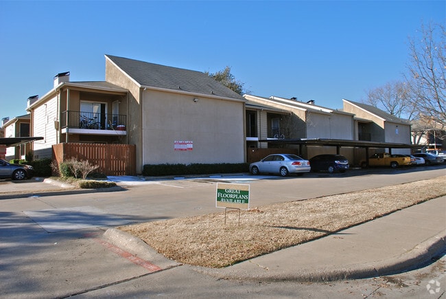 Building Photo - Amesbury Plaza Apartments