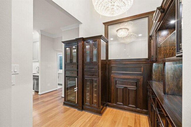 Building Photo - 4023 Breakwood Dr