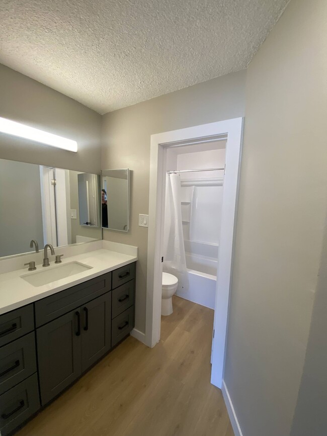 Remodeled 1 bedroom - Garfield Arms