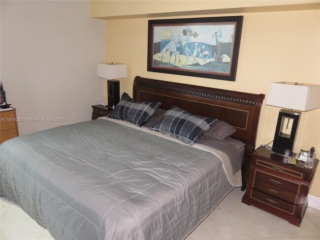 Building Photo - 335 S Biscayne Blvd