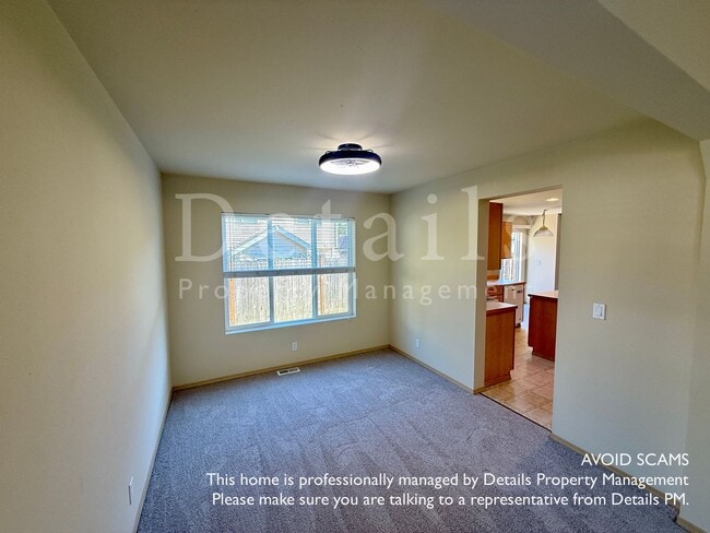 Building Photo - Large 3+ Bedroom Home in Port Orchard w/New Carpet & Paint