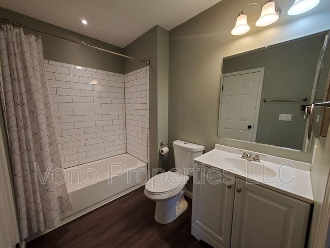 Building Photo - 66 Plaza Ave