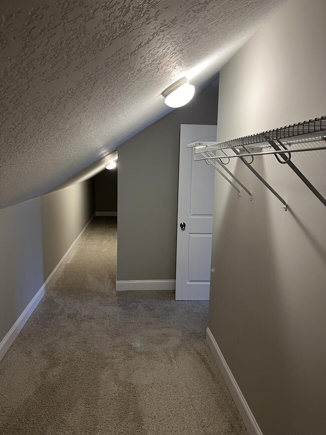 Building Photo - 209 Hidden Meadow Dr