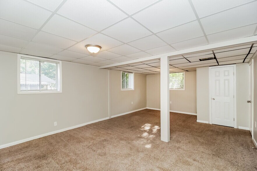 Building Photo - 7334 Mockingbird Ct