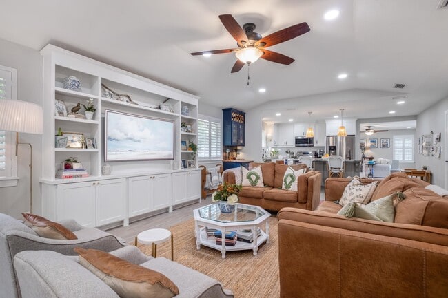 Primary Photo - 605 Waverly Rd