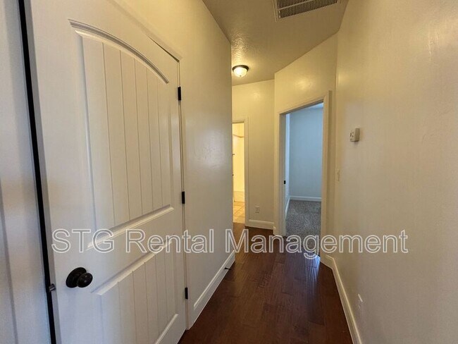 Building Photo - 750 W 350 N