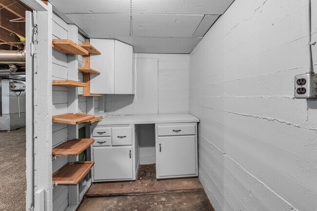 Building Photo - 2455 Nova Ave