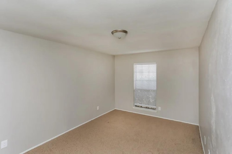 Building Photo - 501 Hardwood Trail