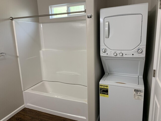 Building Photo - 13076 Ridge Rd