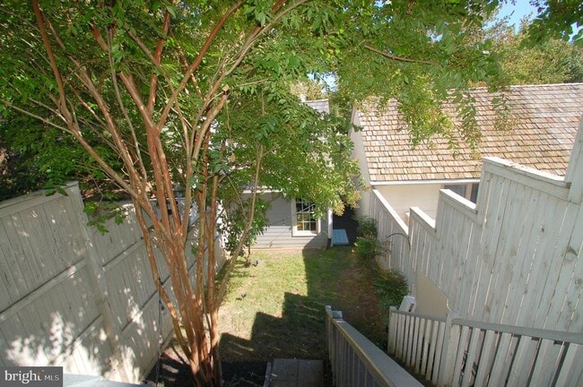 Building Photo - 539 Tschiffely Square Rd