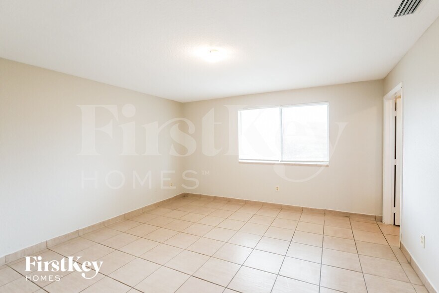 Building Photo - 405 NW 7th St