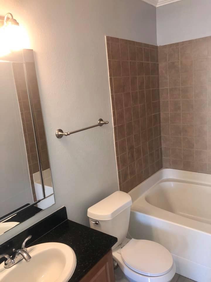 Oversized master bathtub - 1338 Tropical Cv