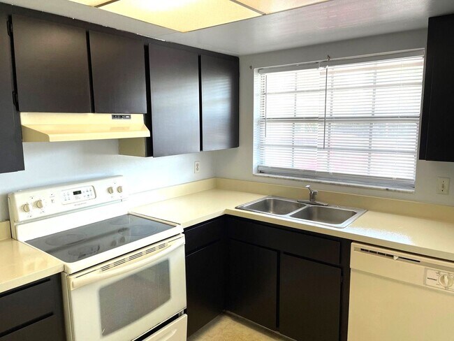 Building Photo - LH7368