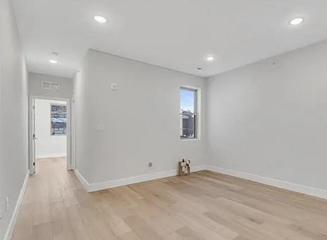 Building Photo - 3260 N 13th St