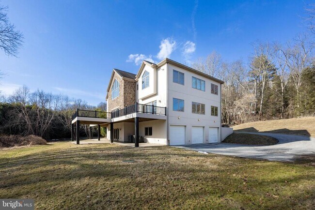 Building Photo - 115 Bullock Rd