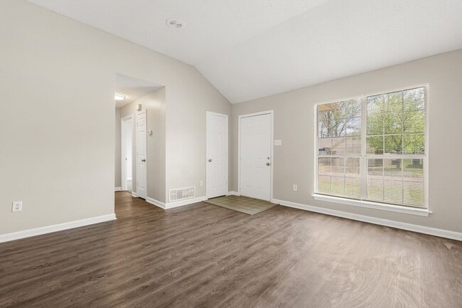 Building Photo - Updated 4 Bedroom 2 Bath Home - Open to Section 8