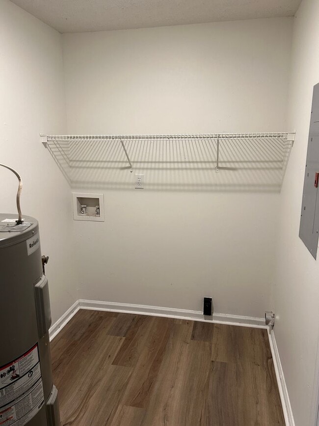 Building Photo - 144/146 Deer Creek Dr