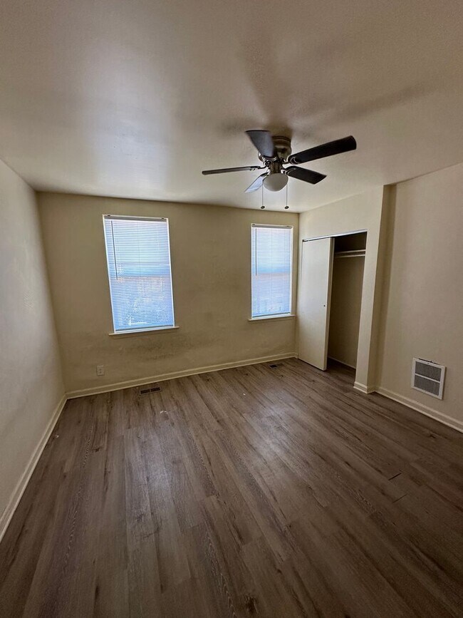 Building Photo - 2 Bed, 1 Bath. Section 8 Approved