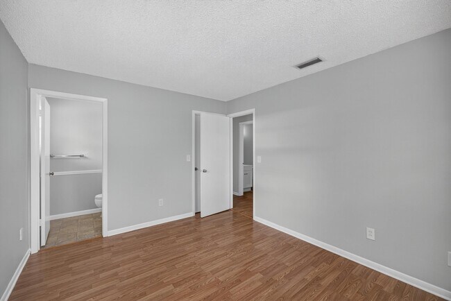 Building Photo - 328 Palos Ct