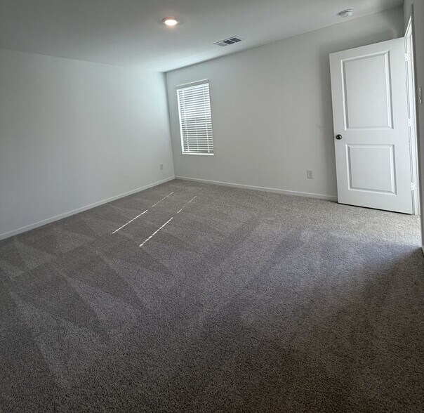 Building Photo - 2553 Guineas Ln