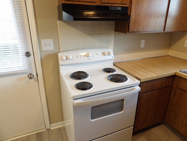 Building Photo - 115 Potomac Ct