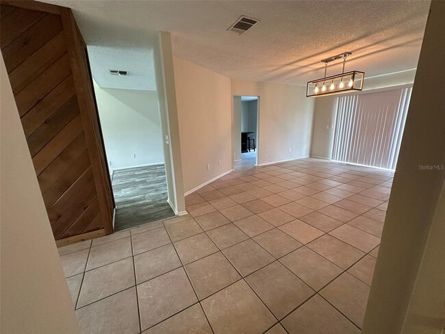 Building Photo - 804 Van Ness Cir