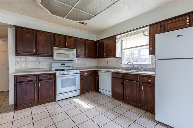 Building Photo - 1330 Grayland Hills Trail