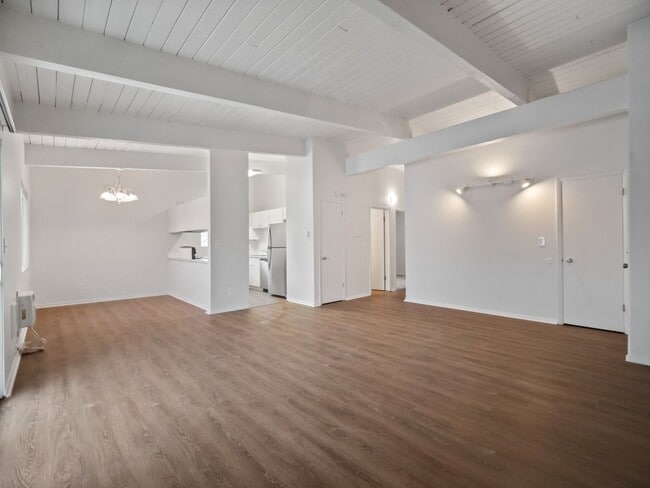 Building Photo - RENOVATED 2BD/1BA MILLWOOD APARTMENT | A/C | COVERED PARKING | PET FRIENDLY | AVAIL NOW