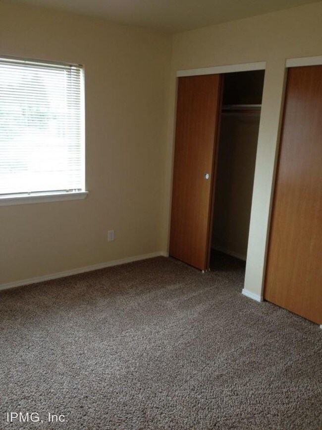 Building Photo - 4420-4455 Seaton Ln NE