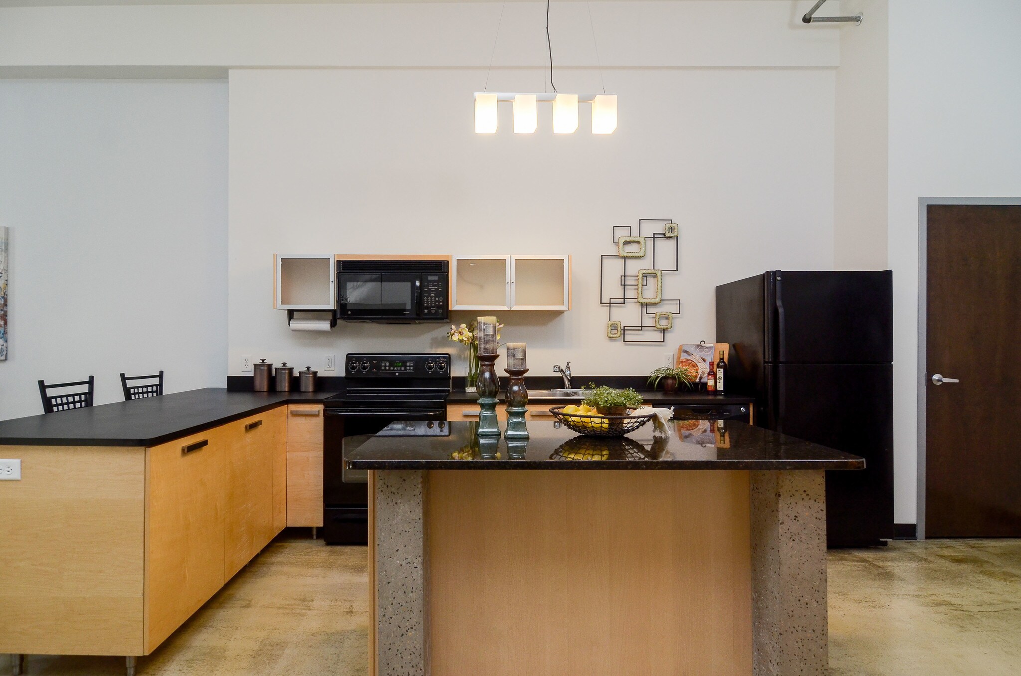 Building Photo - 350 St Peter St