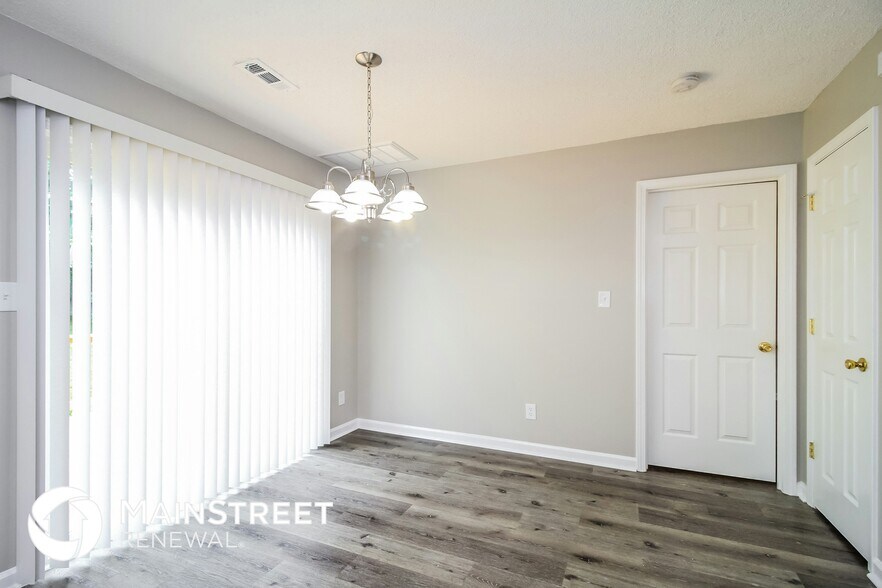 Building Photo - 1716 Carriage Cove Ln